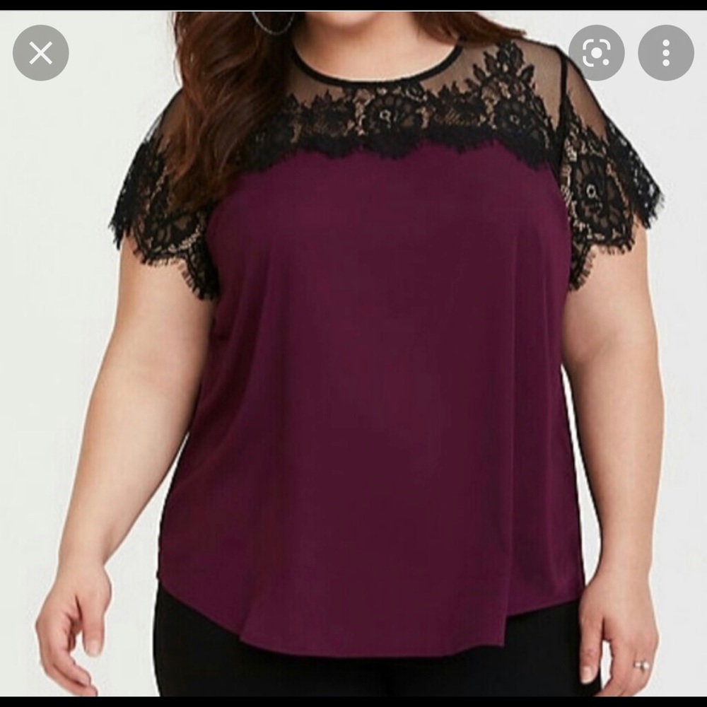 NWOT Torrid lace and Chiffon Georgette Blouse with keyhole back size 3